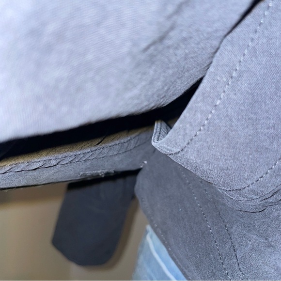 Everlane Blouse Long Sleeve Wrap Top button closure with tie black silk size 4 - Picture 6 of 11